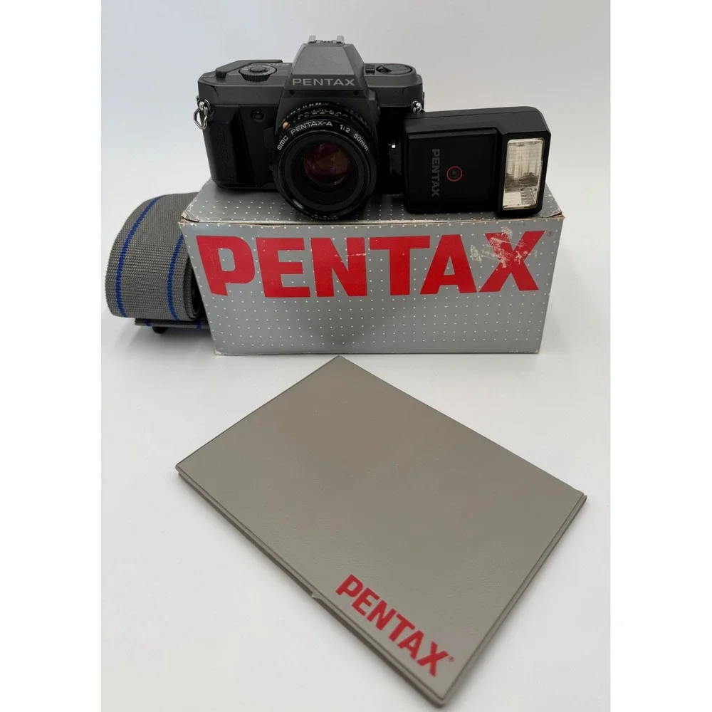 Pentax P30T 35mm SLR Film Camera SMC Pentax-A 50mm f/2 Lens AF160SA Flash Box